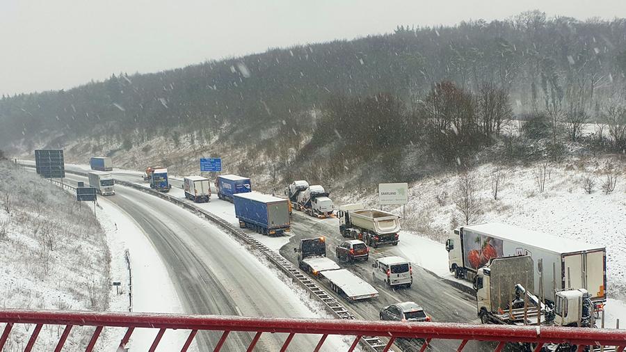 Sr De Mehr Als Unf Lle Durch Den Schneefall Im Saarland