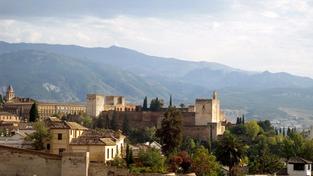 Alhambra vor der Sierra Nevada (Foto: Pressefoto, Norman Striegel )