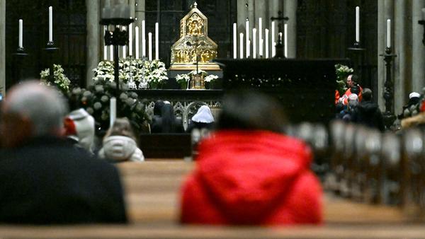 SR.de: 2023 über 22.000 Austritte Aus Katholischer Kirche