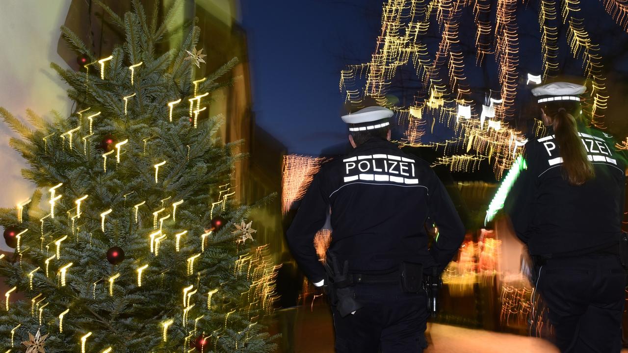 SR.de: Jeder Zehnte Muss über Weihnachten Und Silvester Arbeiten