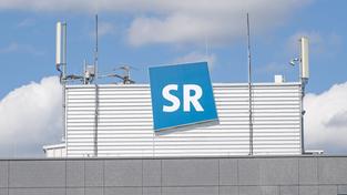 Das Logo des Saarländischen Rundfunks auf dem Dach des Hörfunk-Gebäudes auf dem Halberg (Foto: SR / Pasquale D'Angiolillo)