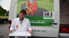 Eberhard Schilling vor dem SR 3-HackschnittchenMobil  (Foto: SR)