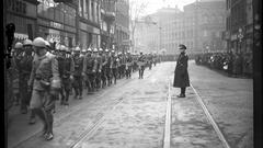 Internationale Truppen, die die Abstimmung überwachen, marschieren durch Saarbrücken (Foto: Landesarchiv des Saarlandes)