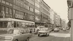 In den Sechzigern gab es dann immer mehr Autos, Straßenbahnen und Linienbusse in der Saarbrücker Innenstadt. (Foto: Saarbahn)