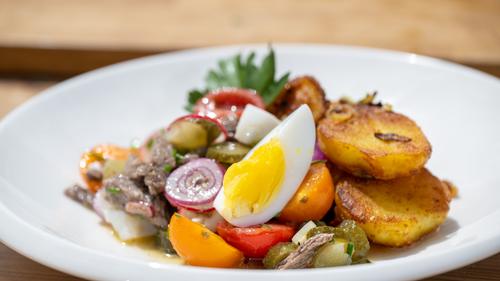 SR.de: Tafelspitz-Salat mit Röstkartoffeln