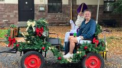 Michael Friemel und der Nikolaus in Velsen (Foto: SR 3)