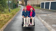 Michael Friemel fährt mit der Rikscha durch Webenheim (Foto: SR / Oliver Hottong)