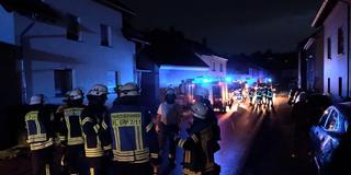 Feuerwehrleute in Eppelborn-Humes (Foto: Thorsten Kremers)