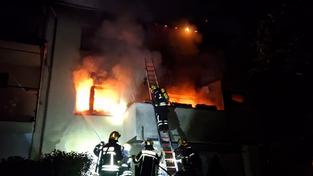Tödlicher Wohnhausbrand in Riegelsberg.  (Foto: Thorsten Kremers)