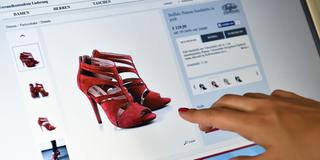 Online-Shopping (Foto: picture alliance / Jens Kalaene/dpa-Zentralbild/dpa | Jens Kalaene)