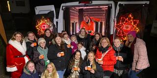 Das UNSERDING-Weihnachtsmobil in Bübingen. (Foto: UNSERDING)